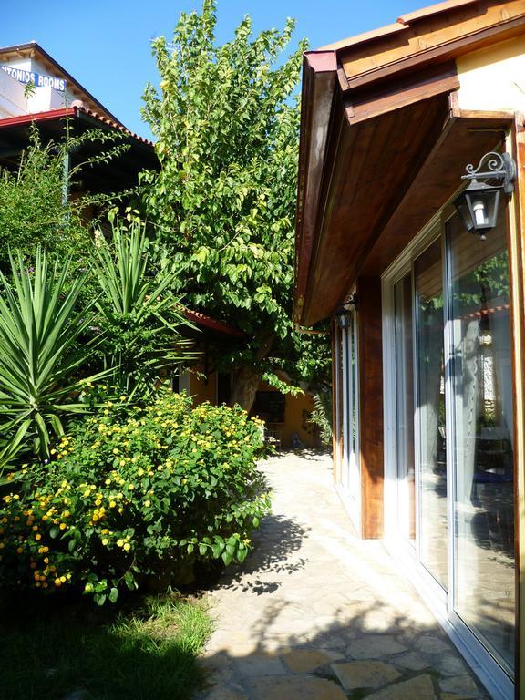 Meliti Guesthouse Акрата Экстерьер фото
