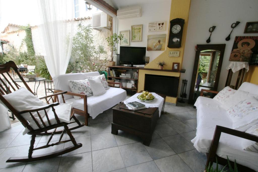 Meliti Guesthouse Акрата Экстерьер фото