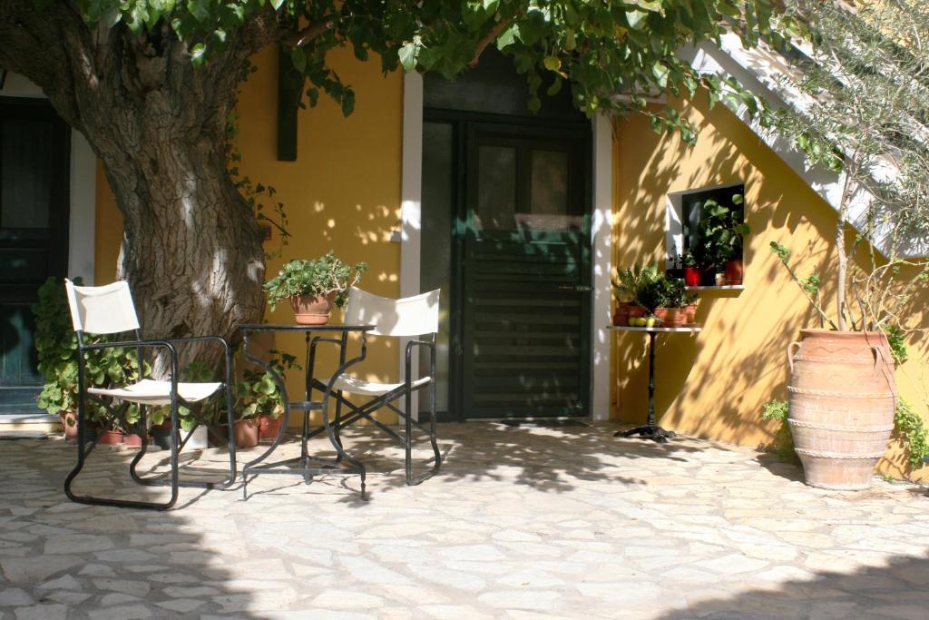 Meliti Guesthouse Акрата Экстерьер фото