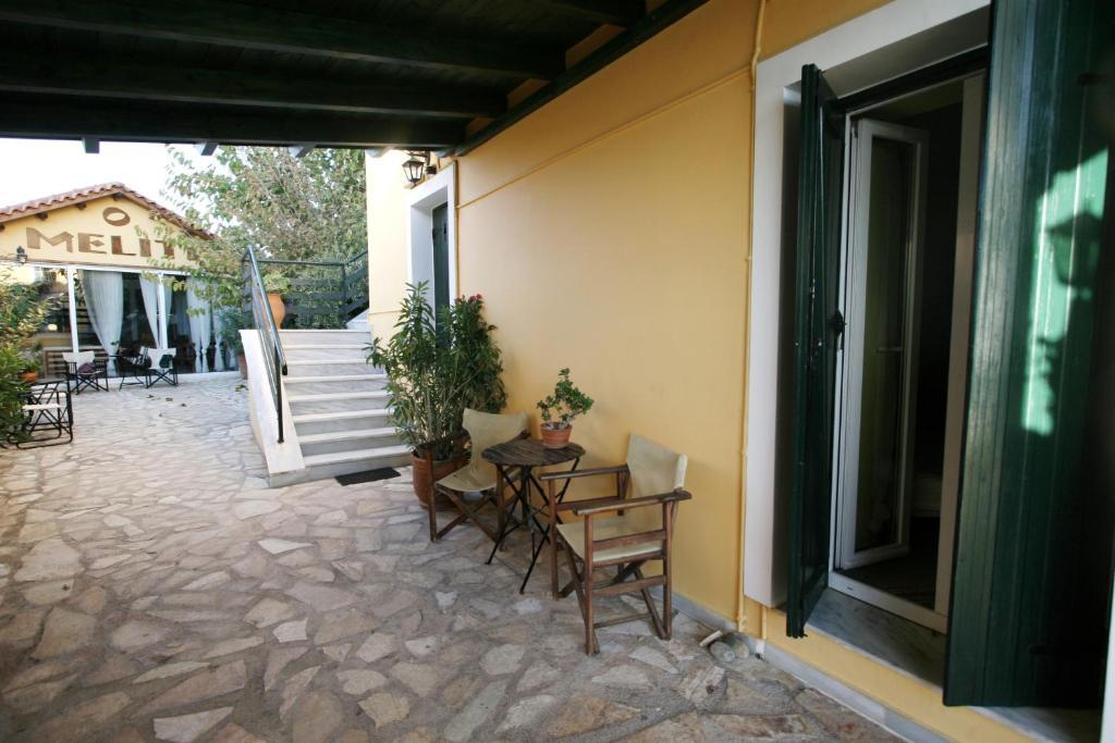Meliti Guesthouse Акрата Экстерьер фото