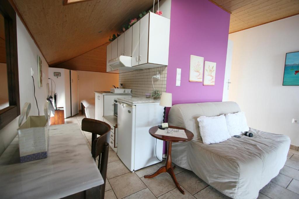 Meliti Guesthouse Акрата Экстерьер фото